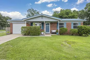 56 10th St, Shalimar, FL 32579 - Photo 1