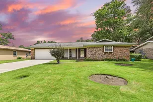 2455 Duncan Dr, Niceville, FL 32578 - Photo 1