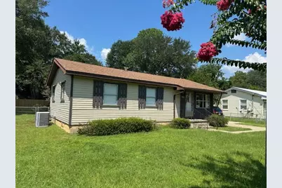 93 Aero Drive, Defuniak Springs, FL 32433 - Photo 1