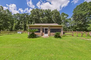 1052 Whitehead Dr, Holt, FL 32564 - Photo 1