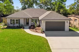 353 Chicago Ave, Valparaiso, FL 32580 - Photo 1