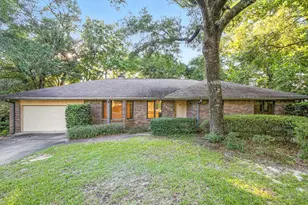 2409 Roberts Dr, Niceville, FL 32578 - Photo 1