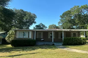 324 Hillcrest Ave, Valparaiso, FL 32580 - Photo 1