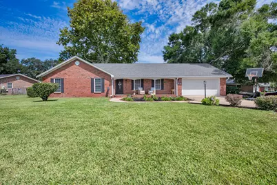 82 Lake Lorraine Circle, Shalimar, FL 32579 - Photo 1