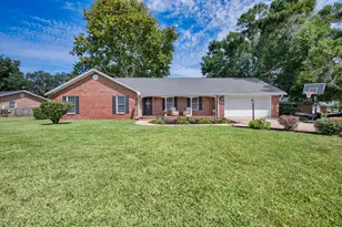 82 Lake Lorraine Cir, Shalimar, FL 32579 - Photo 1