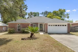 394 Riverchase Blvd, Crestview, FL 32536 - Photo 1