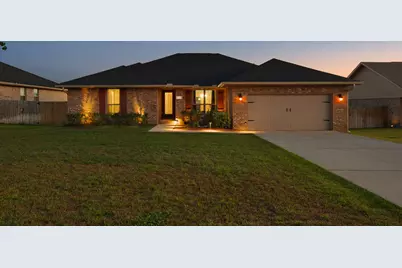 2017 Broad Street, Crestview, FL 32536 - Photo 1