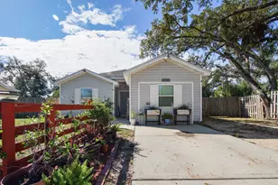 2703 W 18th Street W, Panama City, FL 32405 - Photo 1