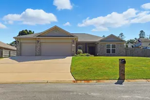 3025 Crown Creek Cir, Crestview, FL 32539 - Photo 1