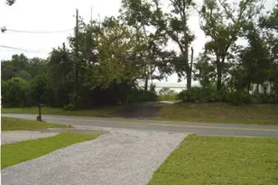 28 Meigs Dr, Shalimar, FL 32579 - Photo 1