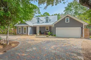 903 E Lido Circle E, Niceville, FL 32578 - Photo 1