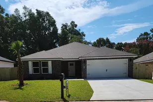693 E Bowers Ave E, Crestview, FL 32539 - Photo 1