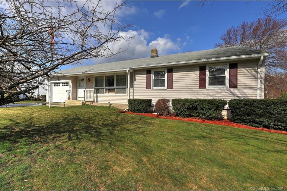 75 Clover Cir, Hamden, CT 06514 - MLS 170060031 - Coldwell Banker