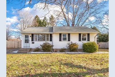 101 Sun Valley Dr Southington Ct 06489 Mls 170362712 Coldwell Banker