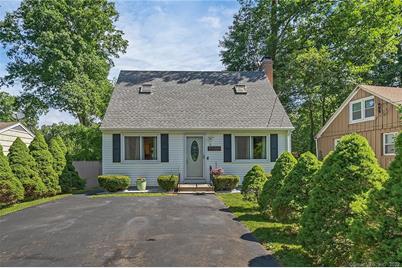 18 Lake Garda Drive, Farmington, CT 06085 - Photo 1