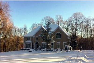 8 Arthurs Court, Newtown, CT 06470 - Photo 1