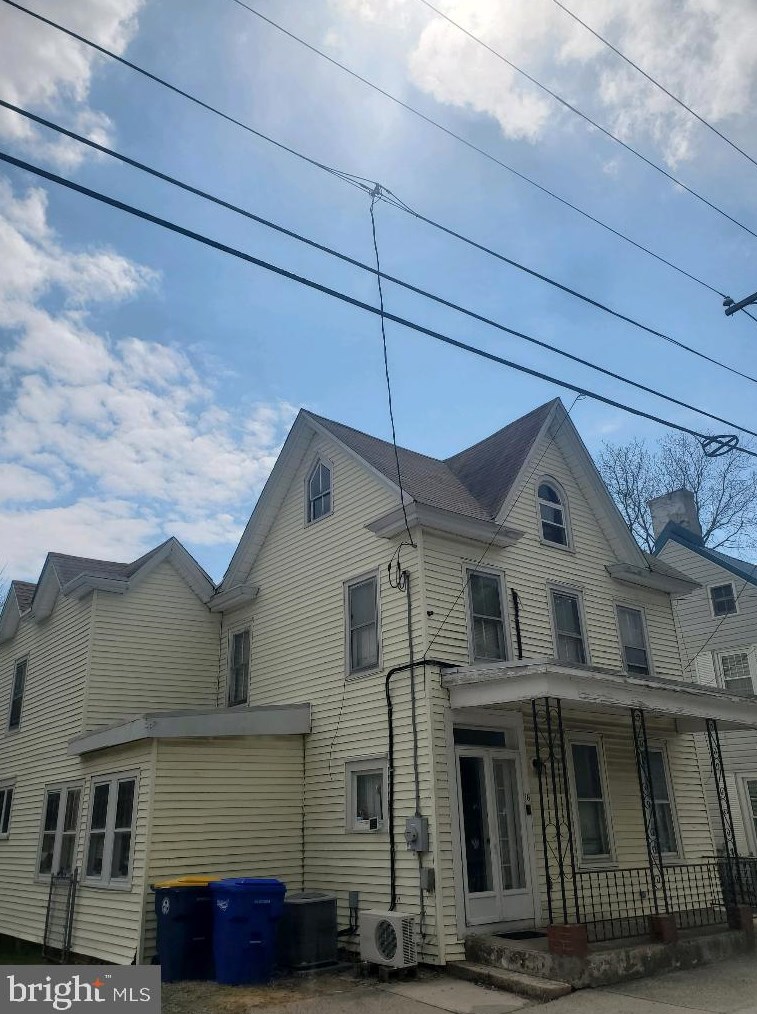 16 W Front St, Frederica, DE 19946