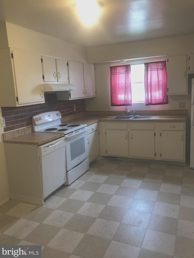 418 Arnold Ct, Dover, DE 19901