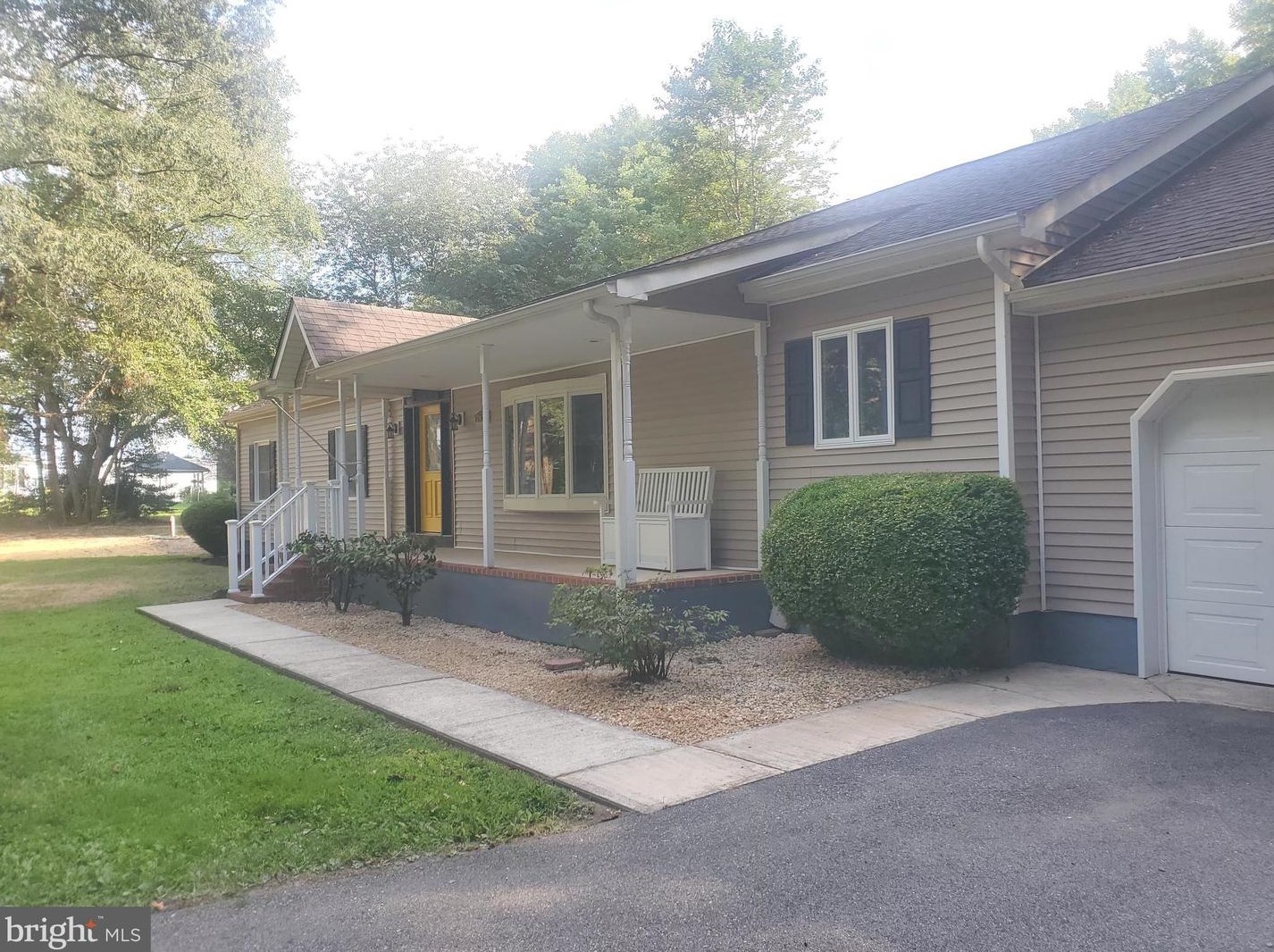 2026 Crystal Rd, Hartly DE  19953-2637 exterior