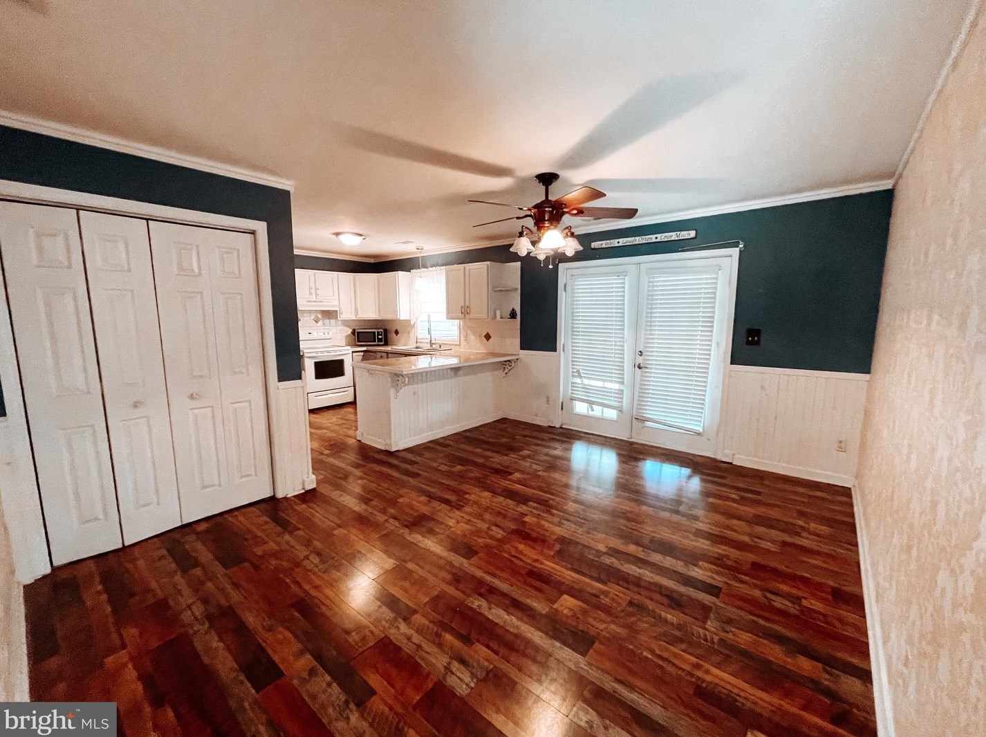 47 General Torbert Dr, Slaughter Beach, DE 19963