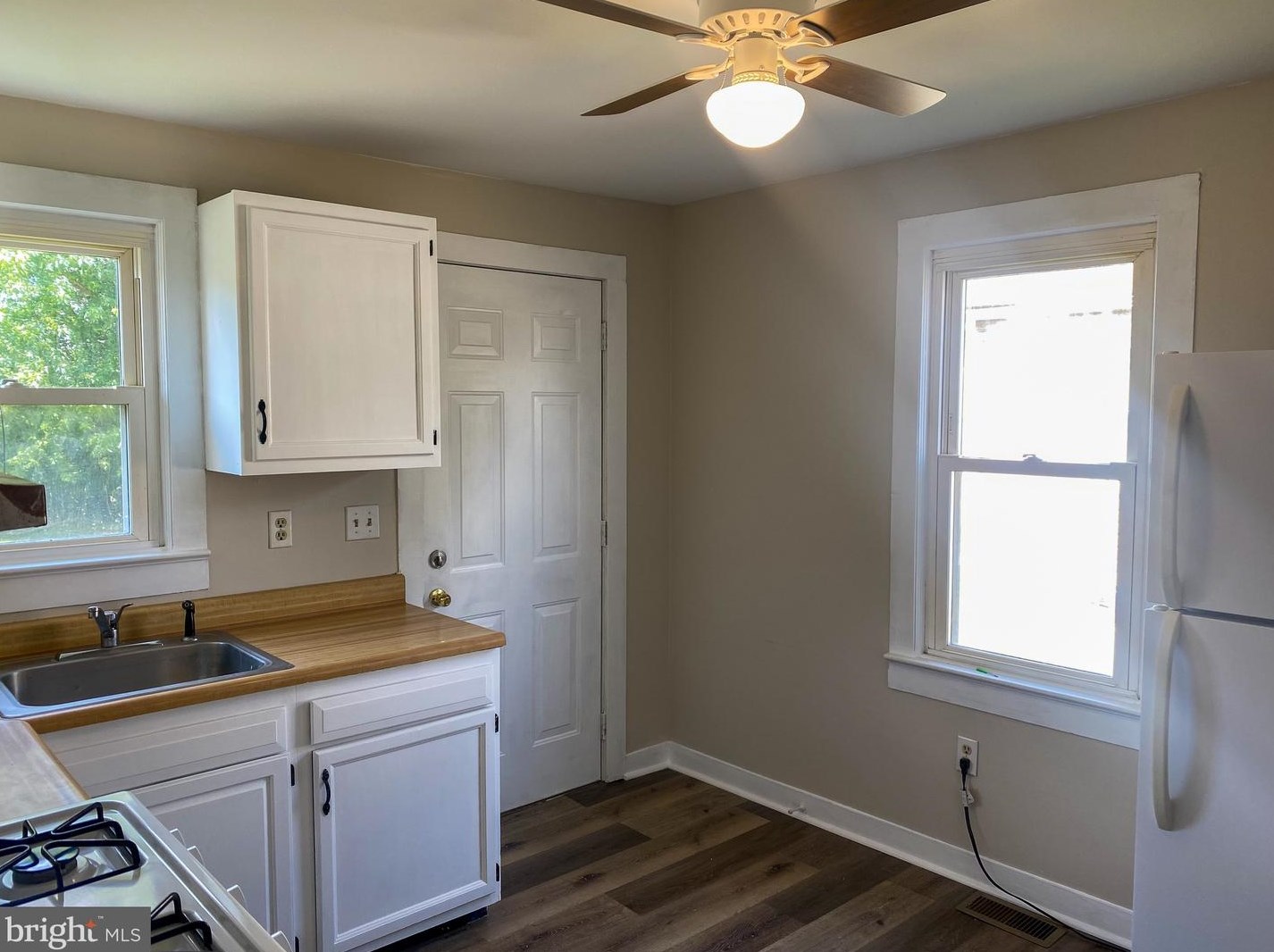 726 Glenwood Ave, Smyrna DE 19977-1008 exterior