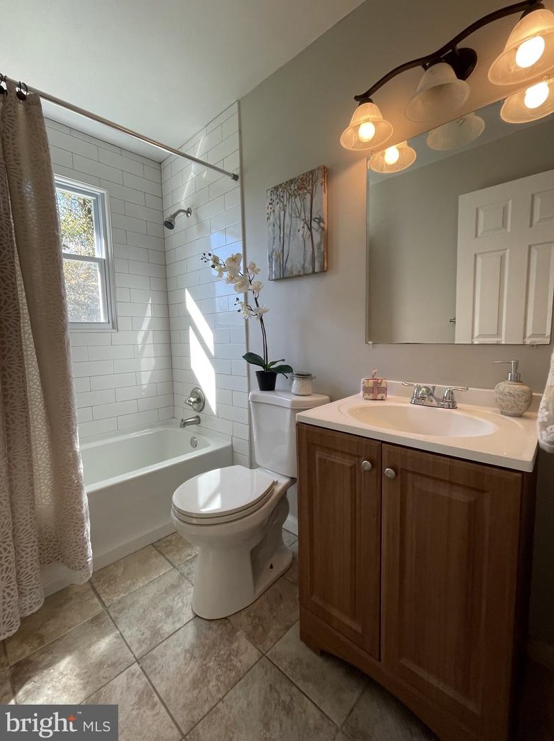 73 Locust St, Smyrna DE  19977-1521 exterior