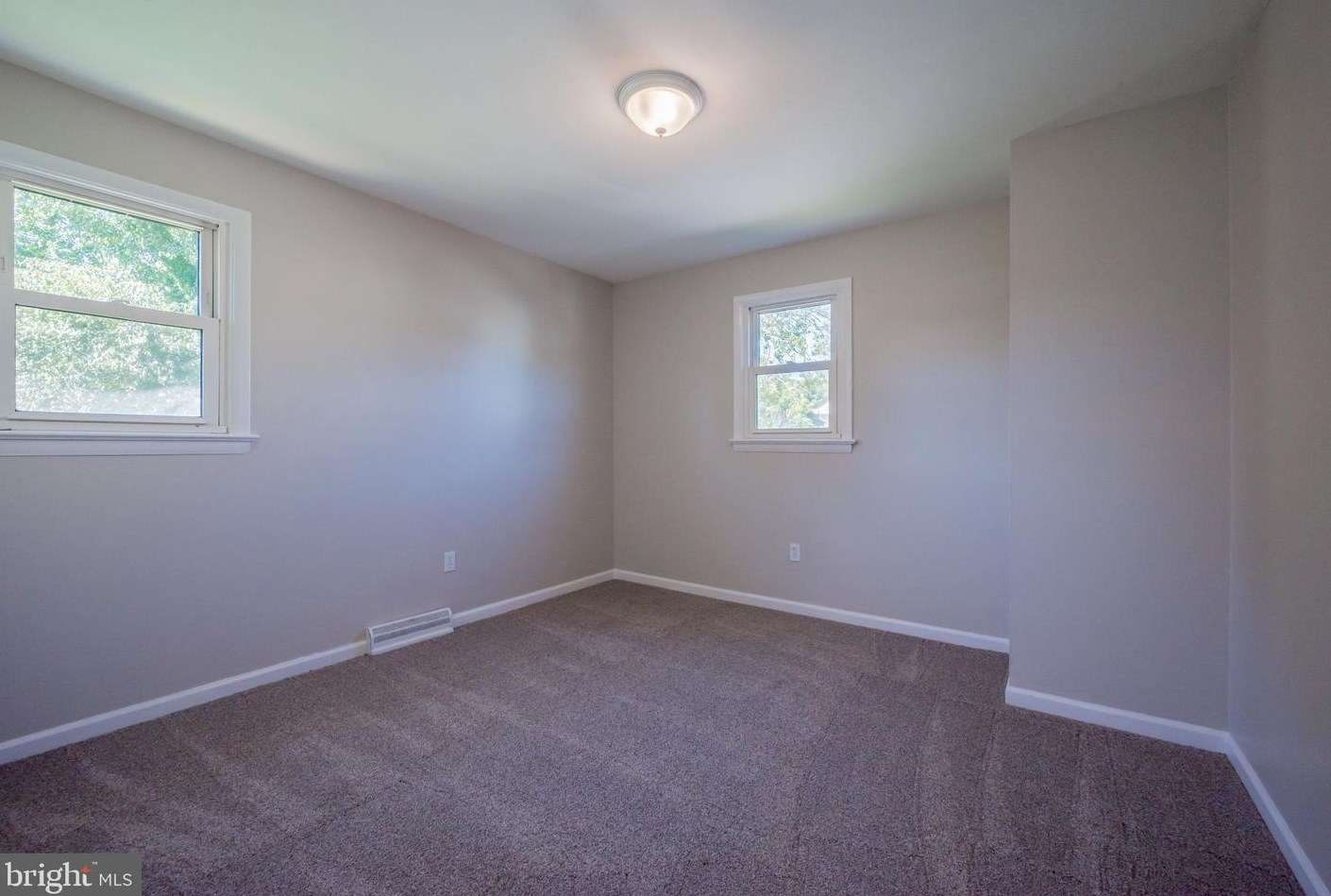 73 Locust St, Smyrna DE  19977-1521 exterior