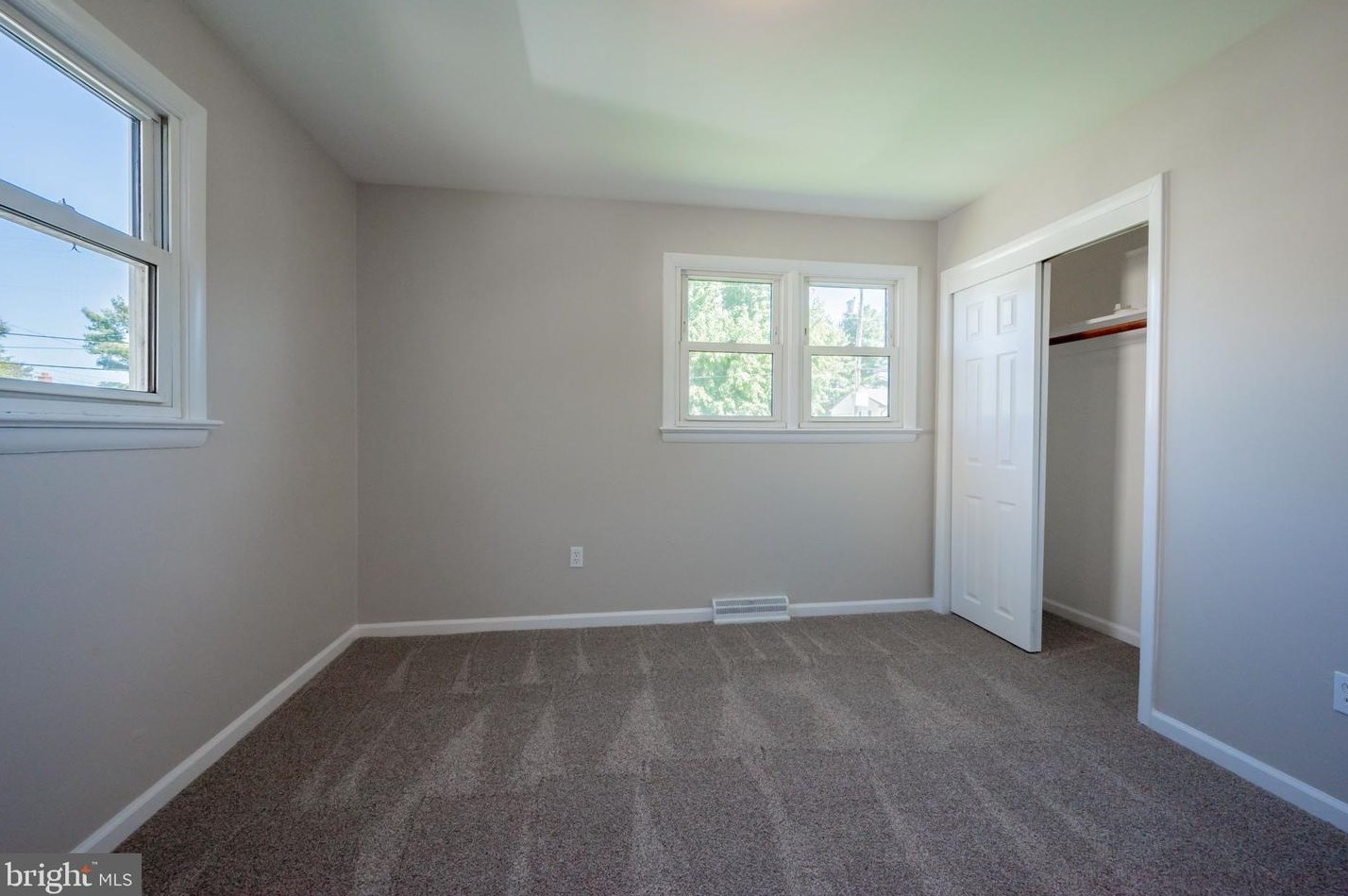 73 Locust St, Smyrna DE  19977-1521 exterior