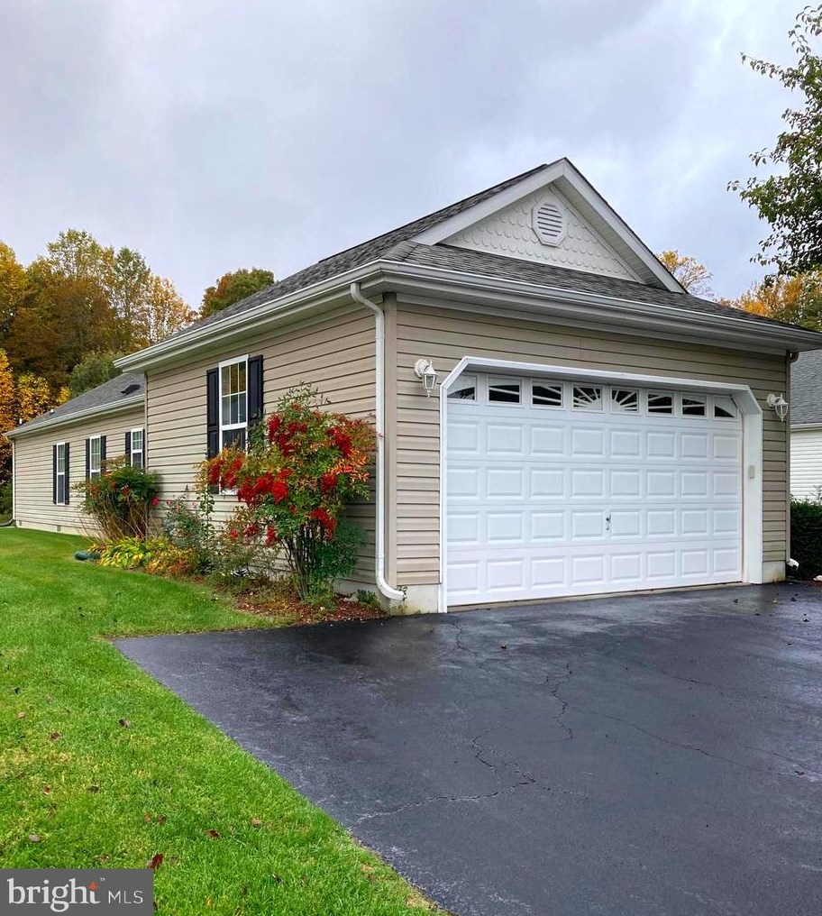150 Bluebell Dr, Magnolia, DE 19962