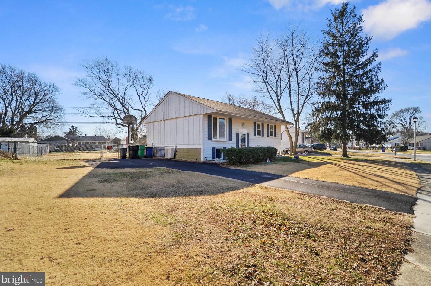 242 Samuel Paynter Dr, Dover, DE 19904