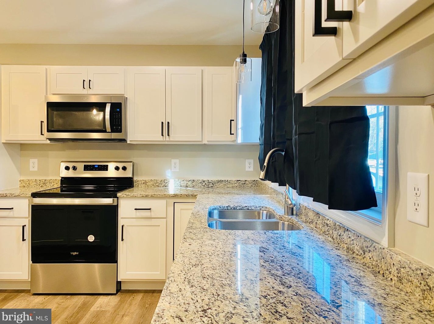 107 Nw 3rd St, Slaughter Beach, DE 19963