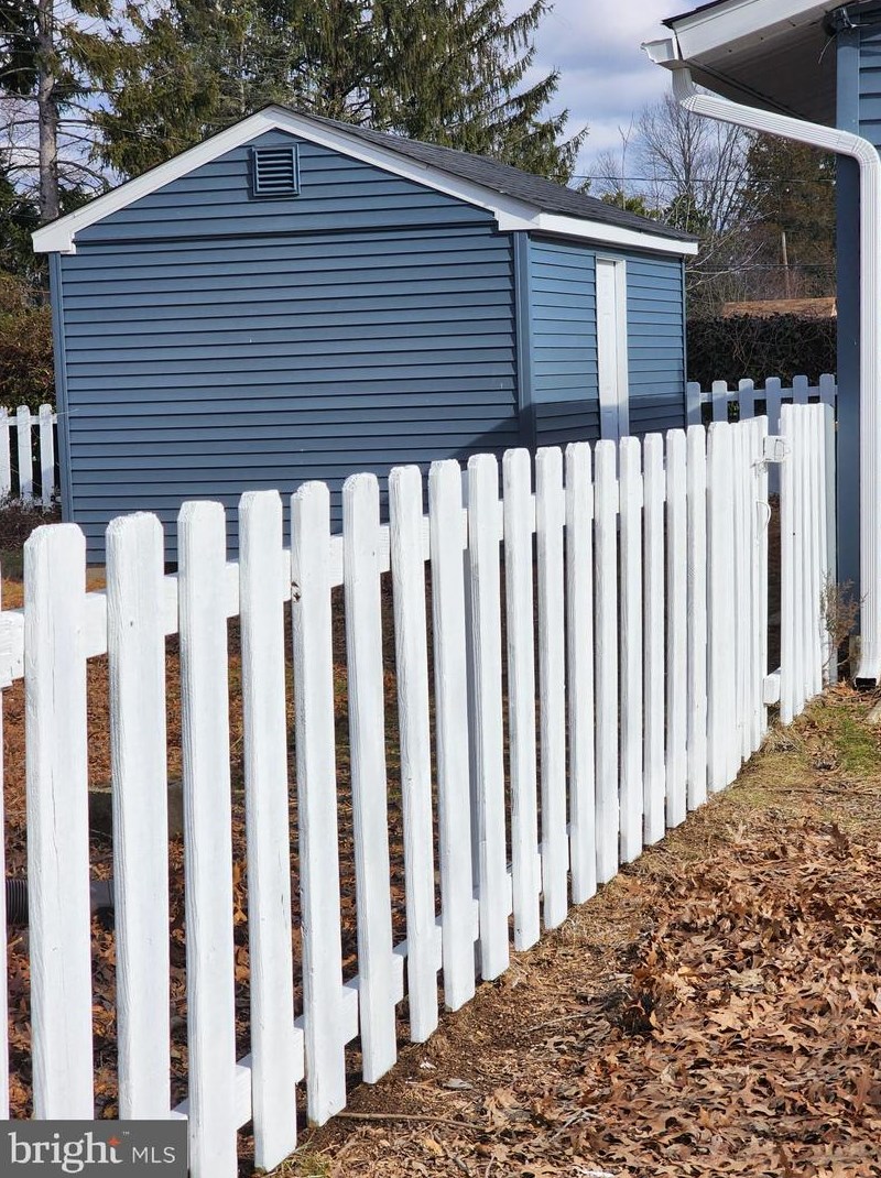 324 Glenwood Ave, Smyrna DE 19977-1005 exterior