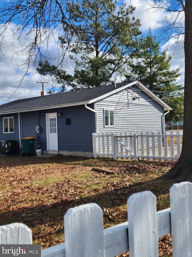 324 Glenwood Ave, Smyrna DE  19977-1005 exterior