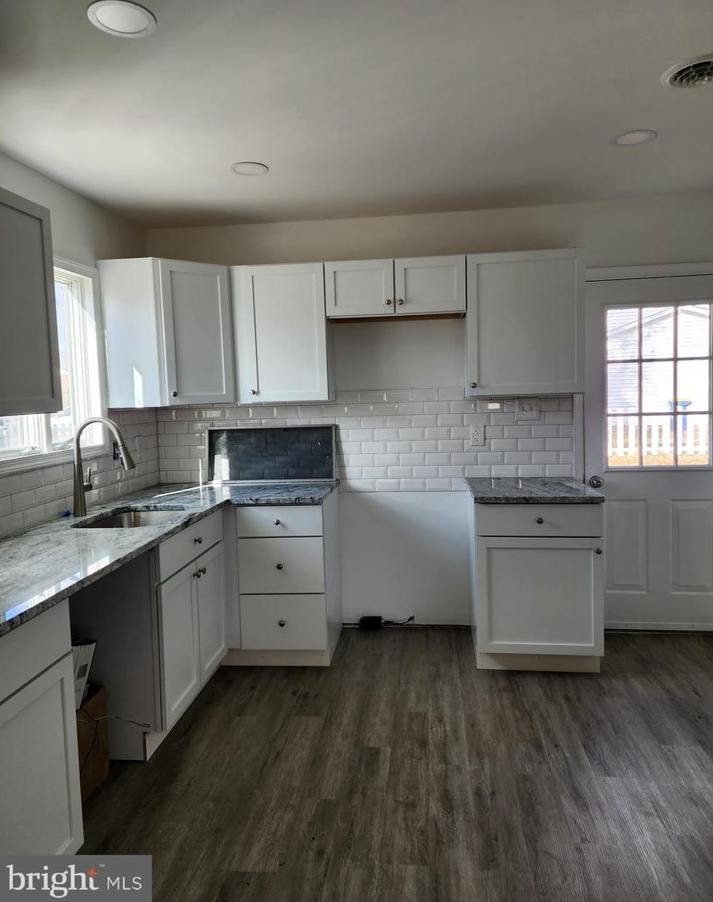 324 Glenwood Ave, Smyrna DE  19977-1005 exterior