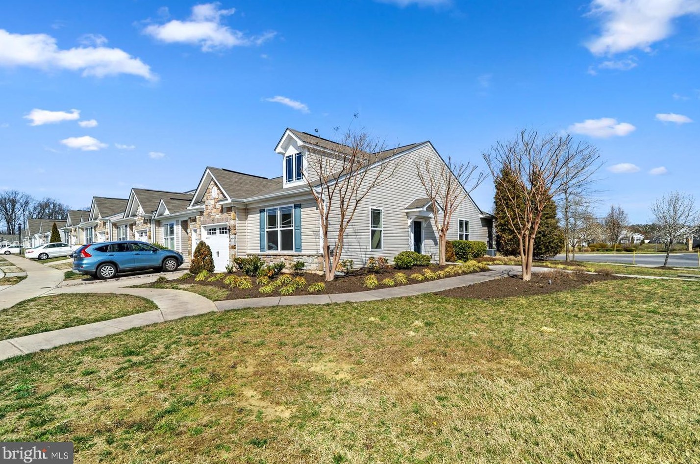 30 Cresthaven Ln, Dover, DE 19901