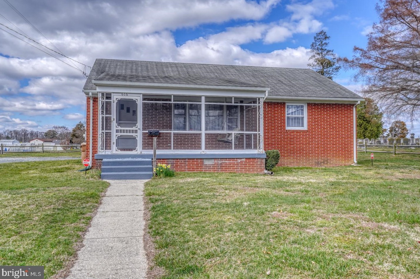 604 N Walnut St, Slaughter Beach, DE 19963
