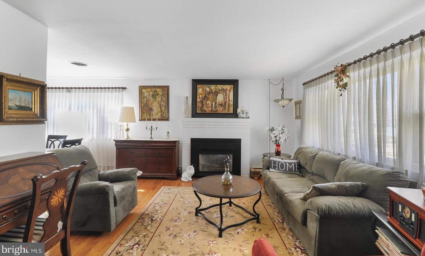 142 Lake Dr, Felton DE  19943-5112 exterior