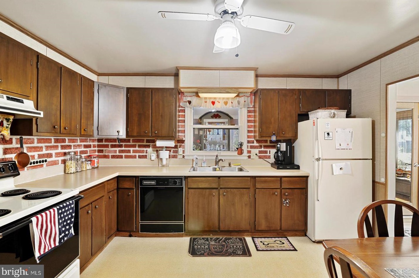 142 Lake Dr, Felton DE  19943-5112 exterior