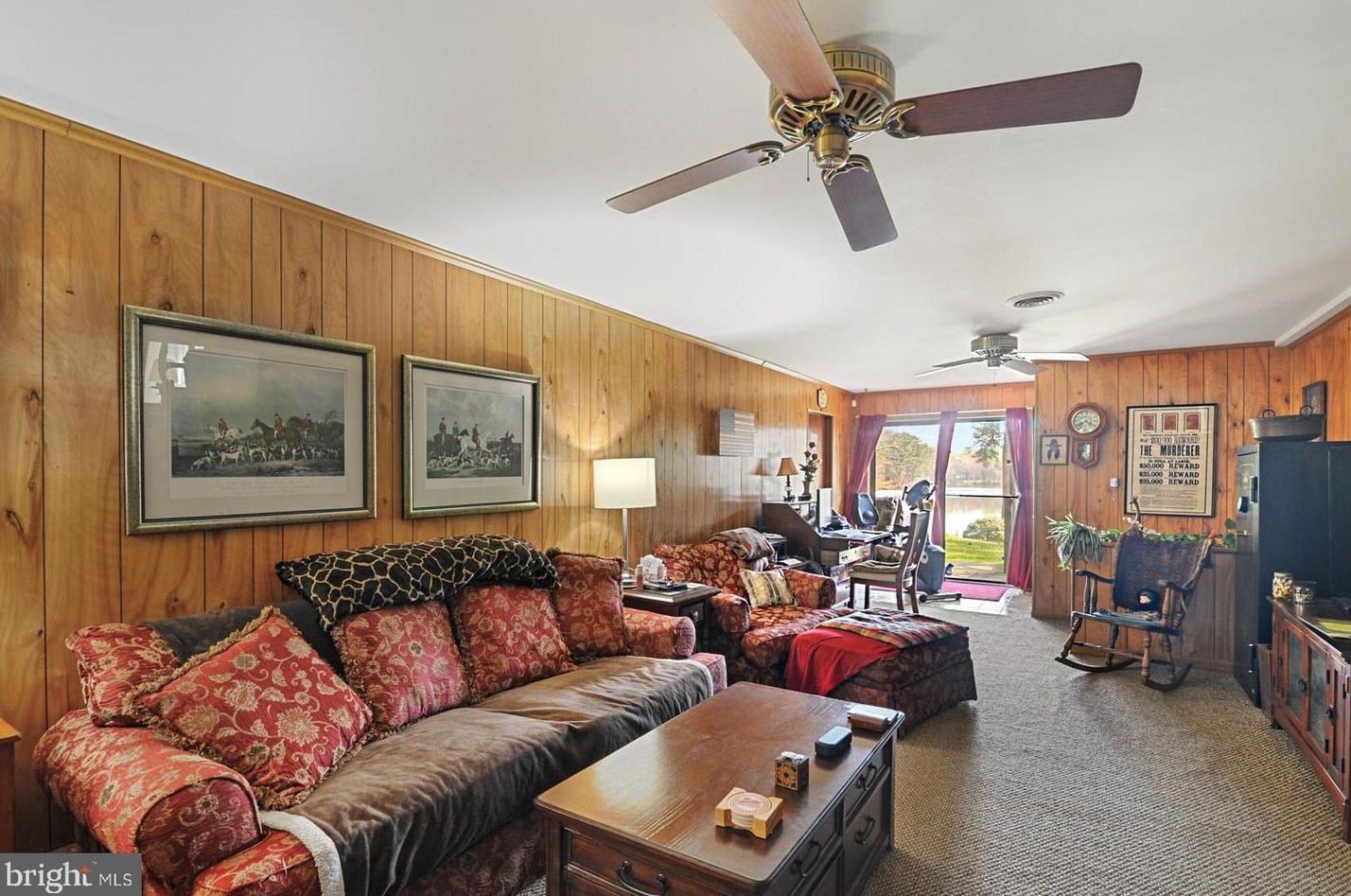 142 Lake Dr, Felton DE  19943-5112 exterior