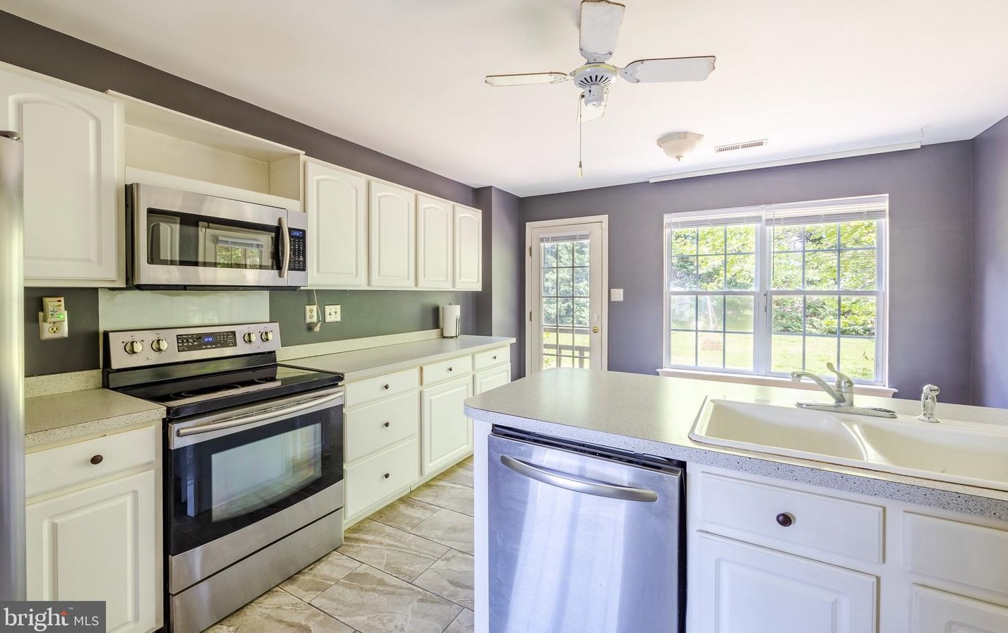 350 Hearthstone Ln, Felton, DE 19943