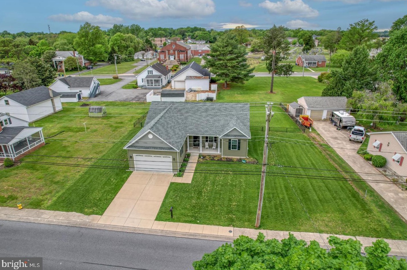 618 N Washington St, Slaughter Beach, DE 19963