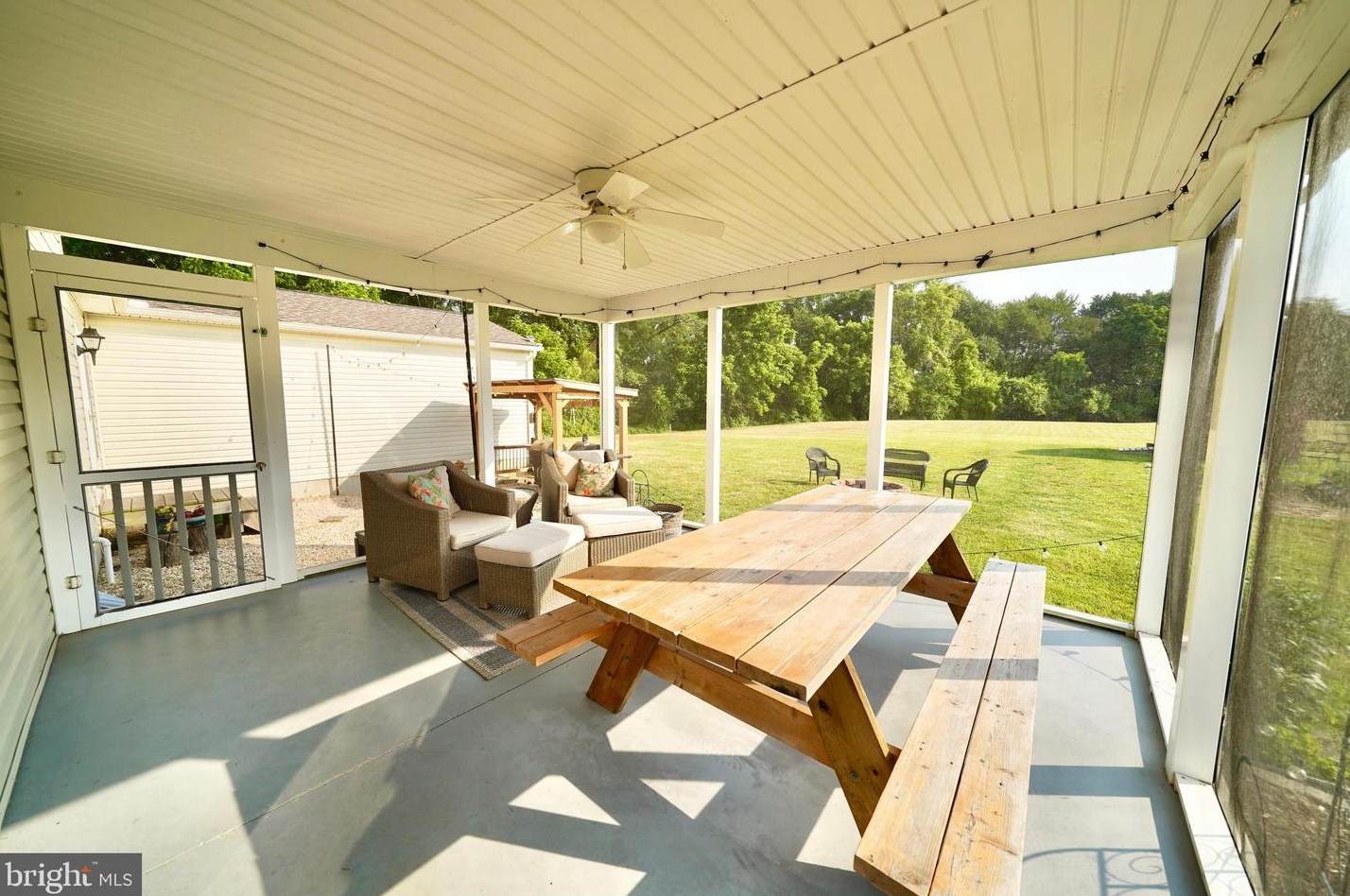 1297 Smyrna Leipsic Rd, Smyrna DE 19977-3015 exterior