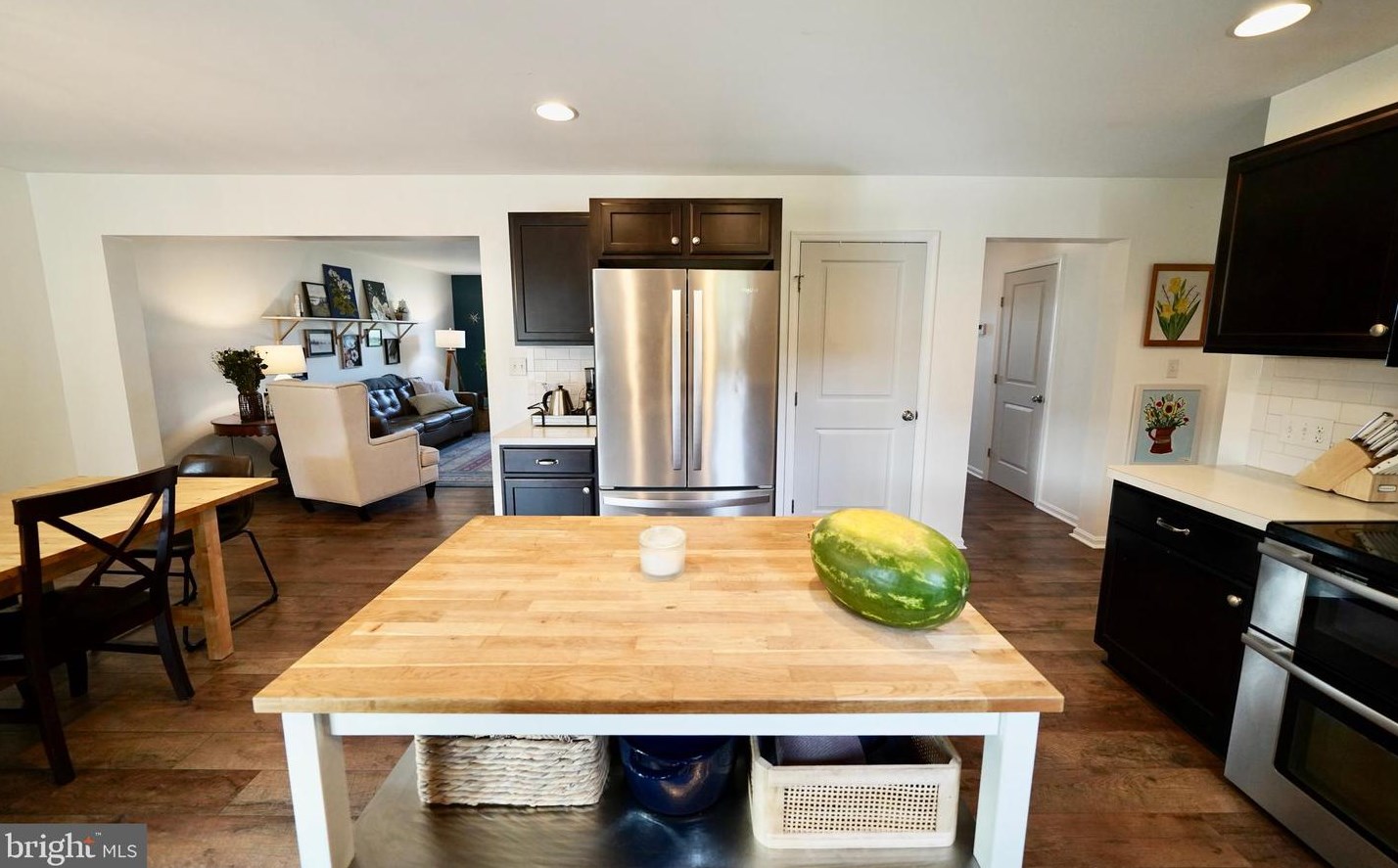 1297 Smyrna Leipsic Rd, Smyrna DE 19977-3015 exterior