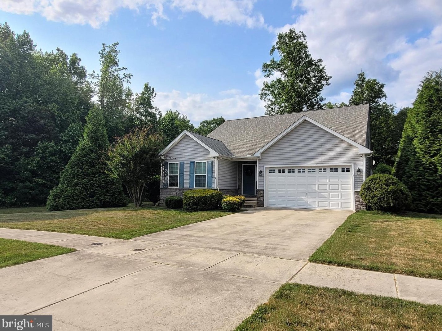 99 Star Light Ln, Slaughter Beach, DE 19963