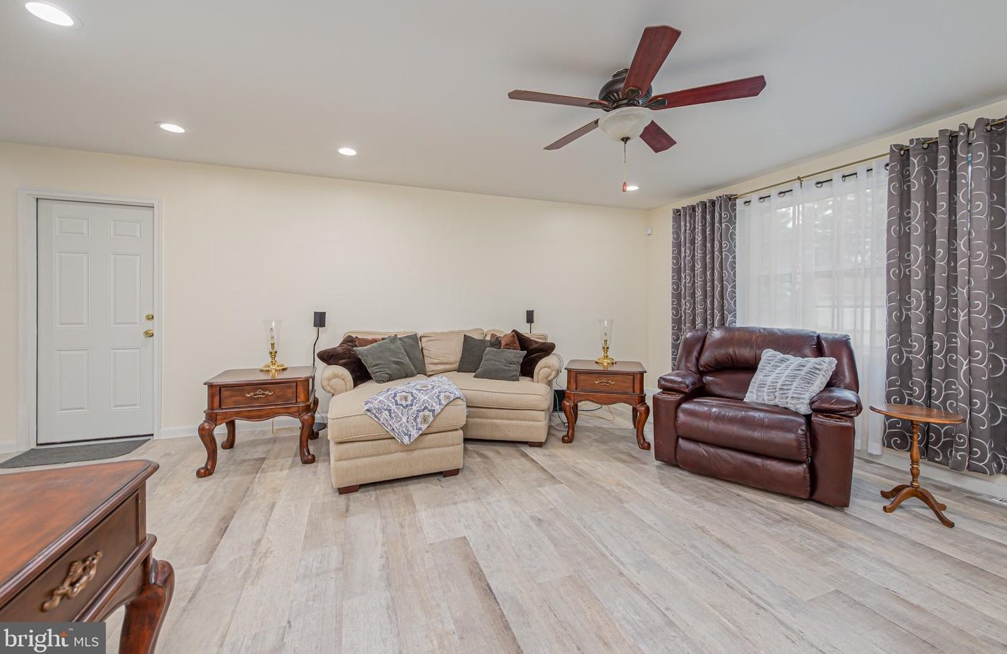 25 Bacon Ct, Dover DE  19901-2572 exterior