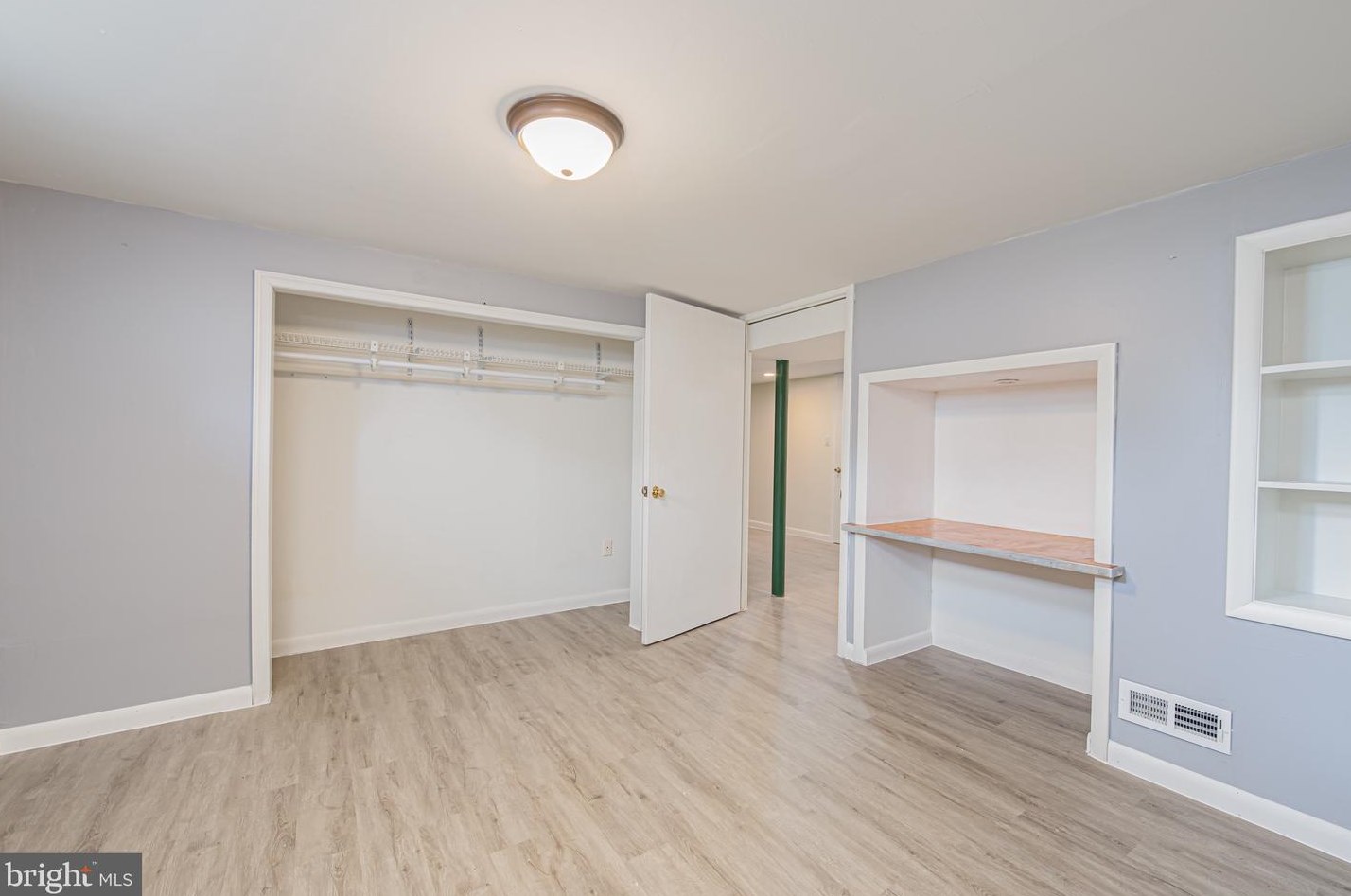 25 Bacon Ct, Dover DE  19901-2572 exterior