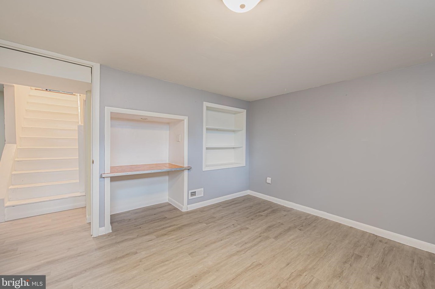 25 Bacon Ct, Dover DE  19901-2572 exterior