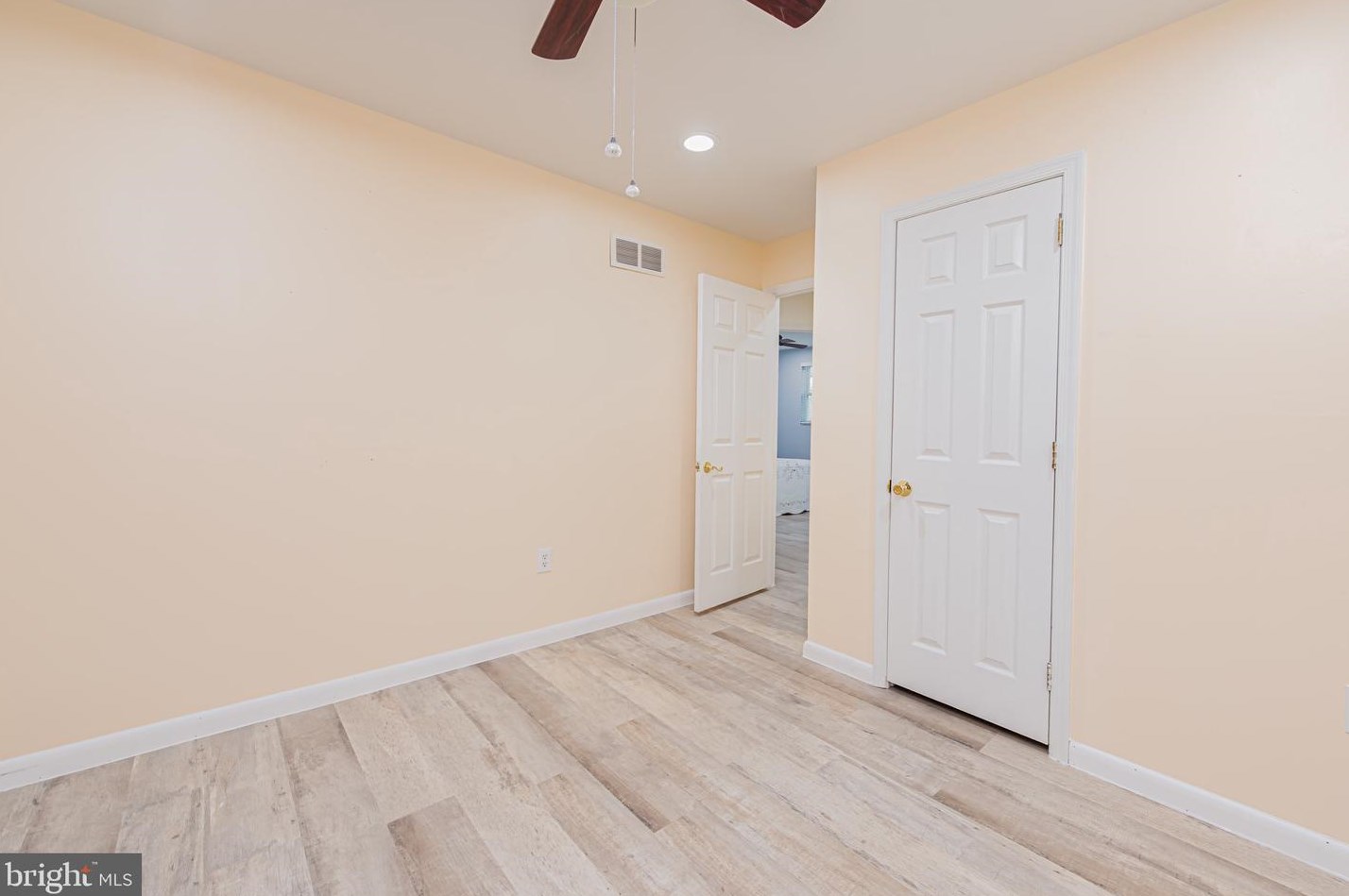 25 Bacon Ct, Dover DE  19901-2572 exterior