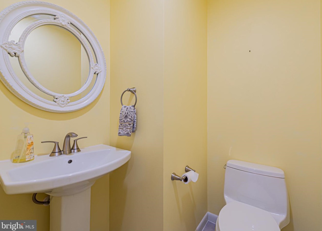 25 Bacon Ct, Dover DE  19901-2572 exterior