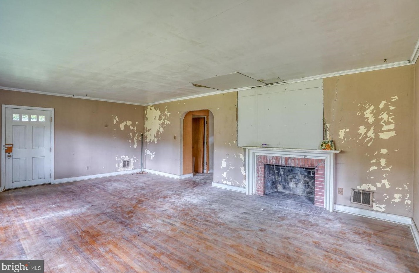 213 Shore Dr, Dover DE  19901-5740 exterior